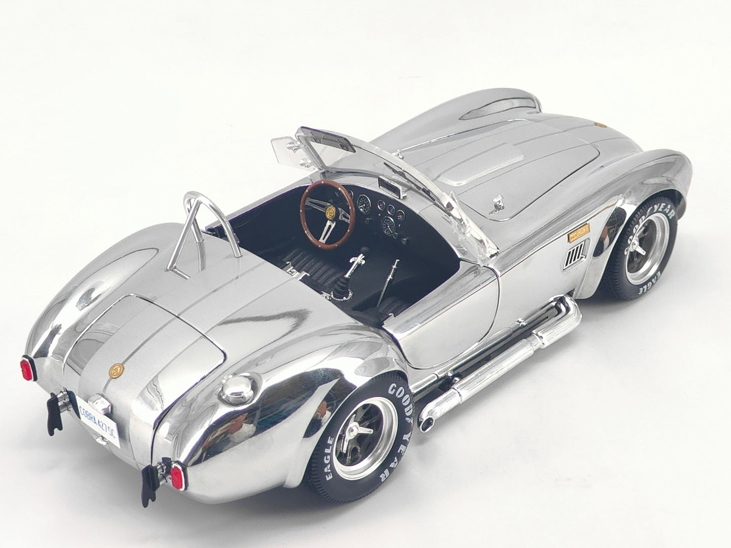 Kyosho 1/18 Ford Shellby Cobra 427 S/C Silver-plated Alloy Simulation Car Model