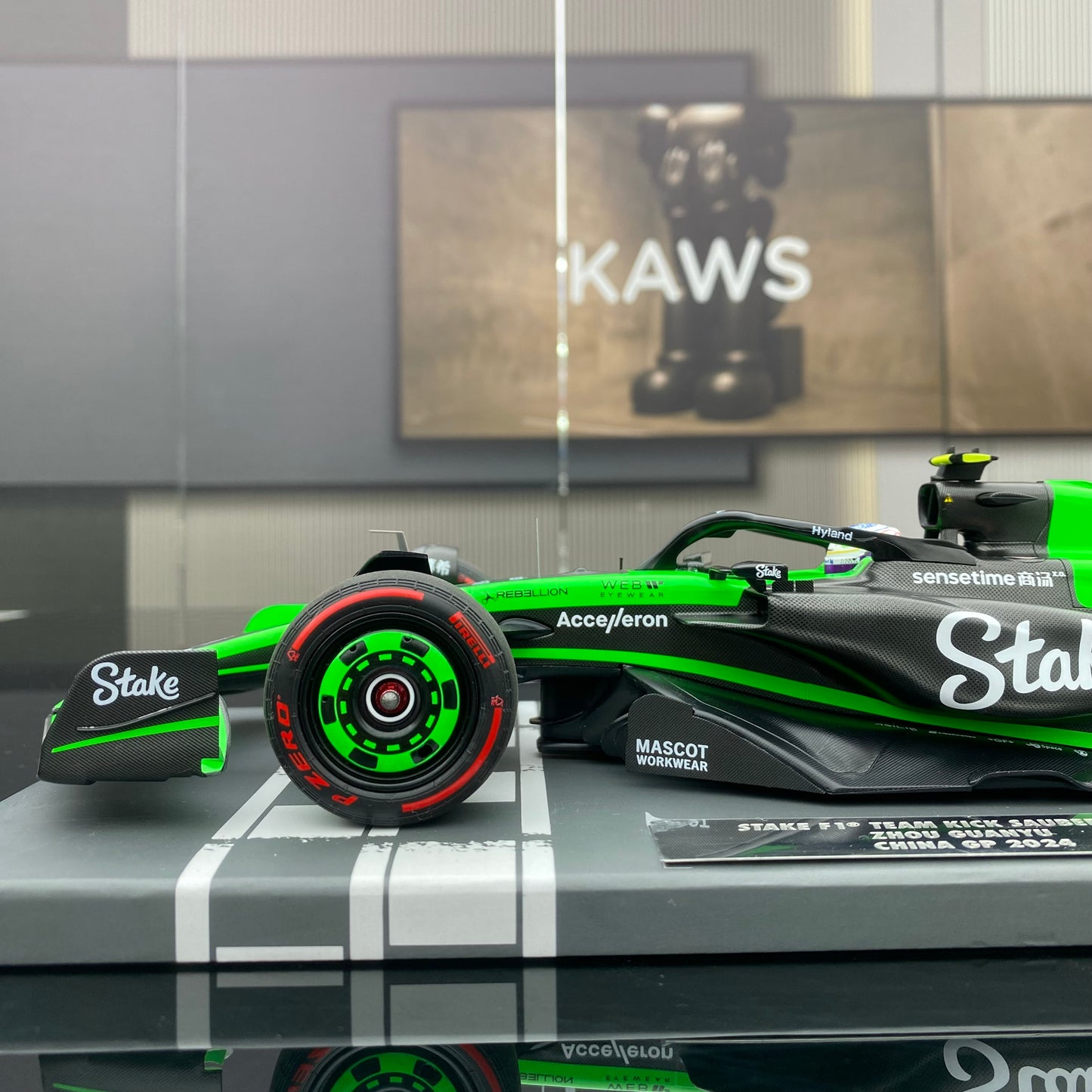 minichamps 1/18 STAKE F1 TEAM KICKSAUBER C44 Zhou Guanyu CHINAGP2024 Price 1368 147240524