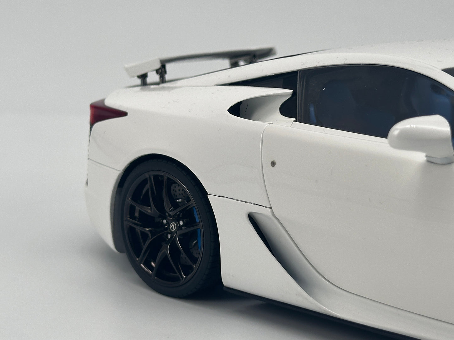 WELL 1/18 Lexus LFA White Alloy Car Model