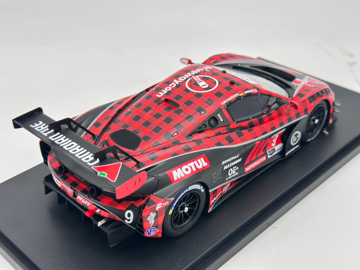 TOPSPEED 1/18 McLaren 720S GT3 Evo #9 Pfaff Motorsports Plaid Red Plaid Resin Model
