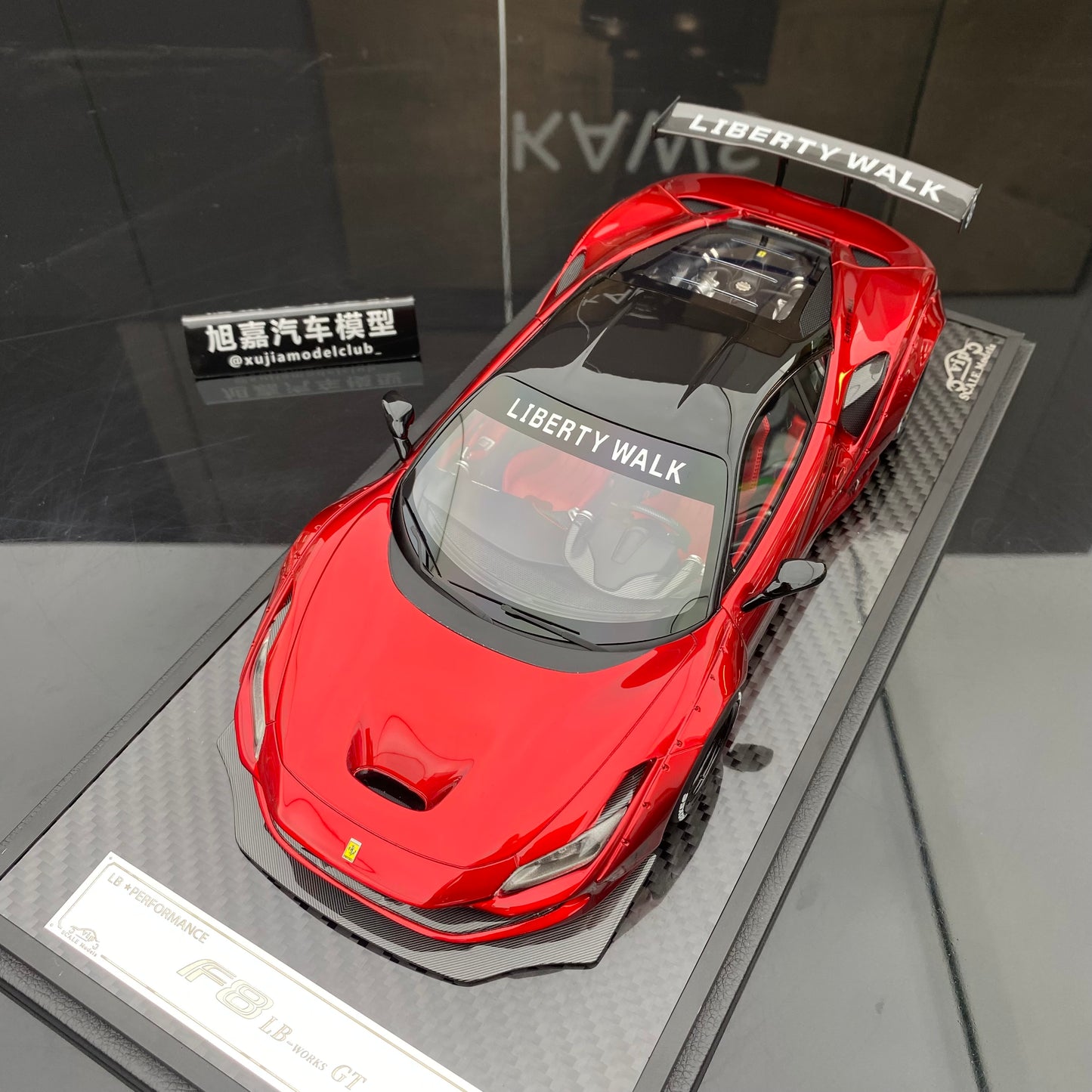 VIP 1/18 Ferrari F8 wide-body modified version simulation car model ornament gift