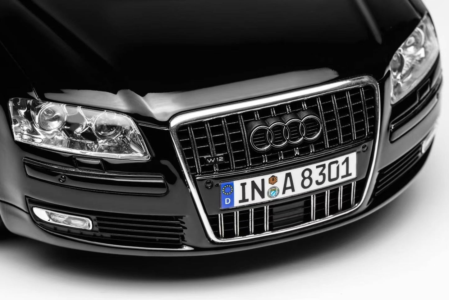 MOTORHELIX 1/18 Audi A8 W12 2008 Resin Car Model