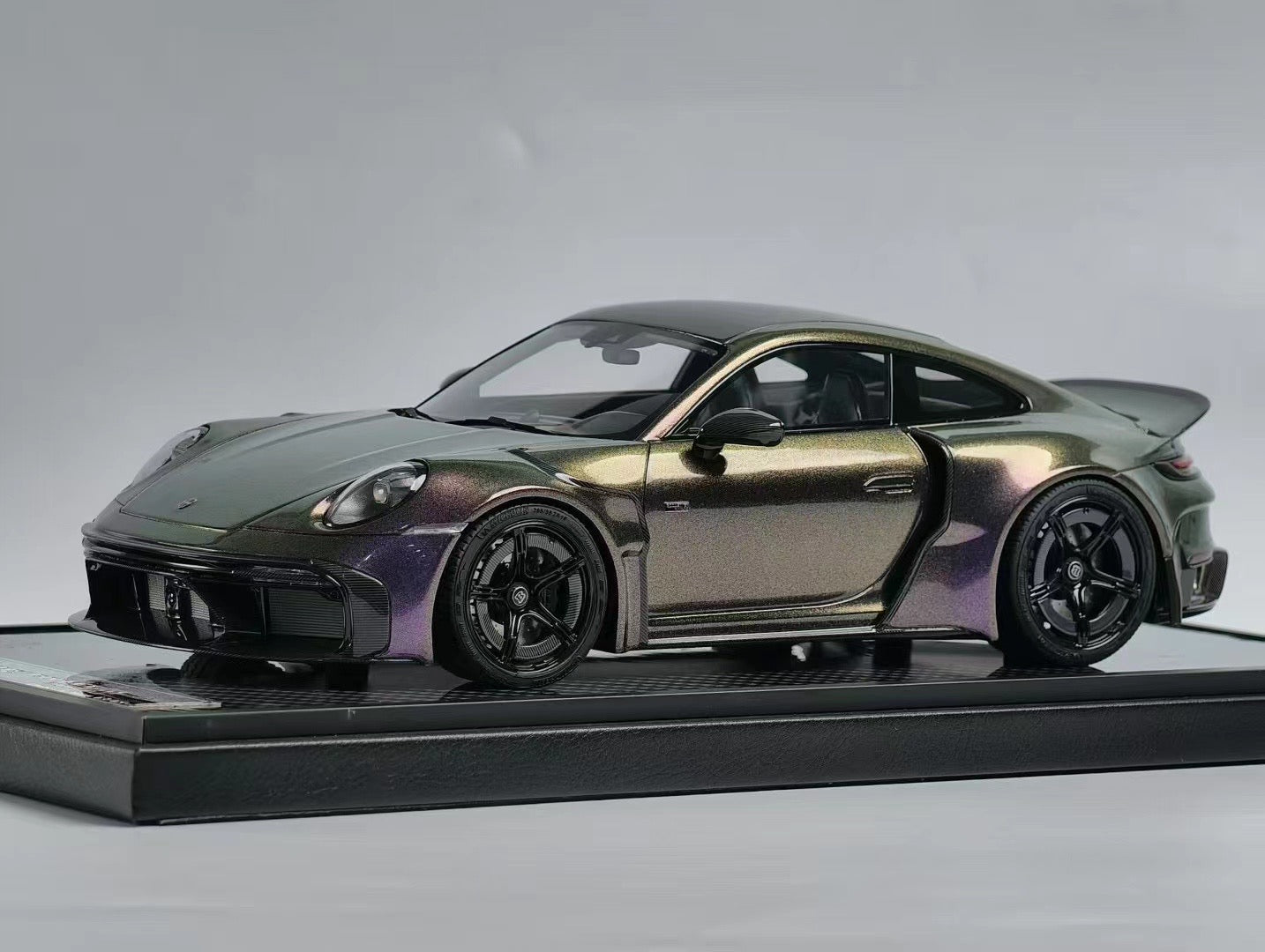 VIP 1/18 Porsche 911 BRABUS Rocket 900R modified version car model