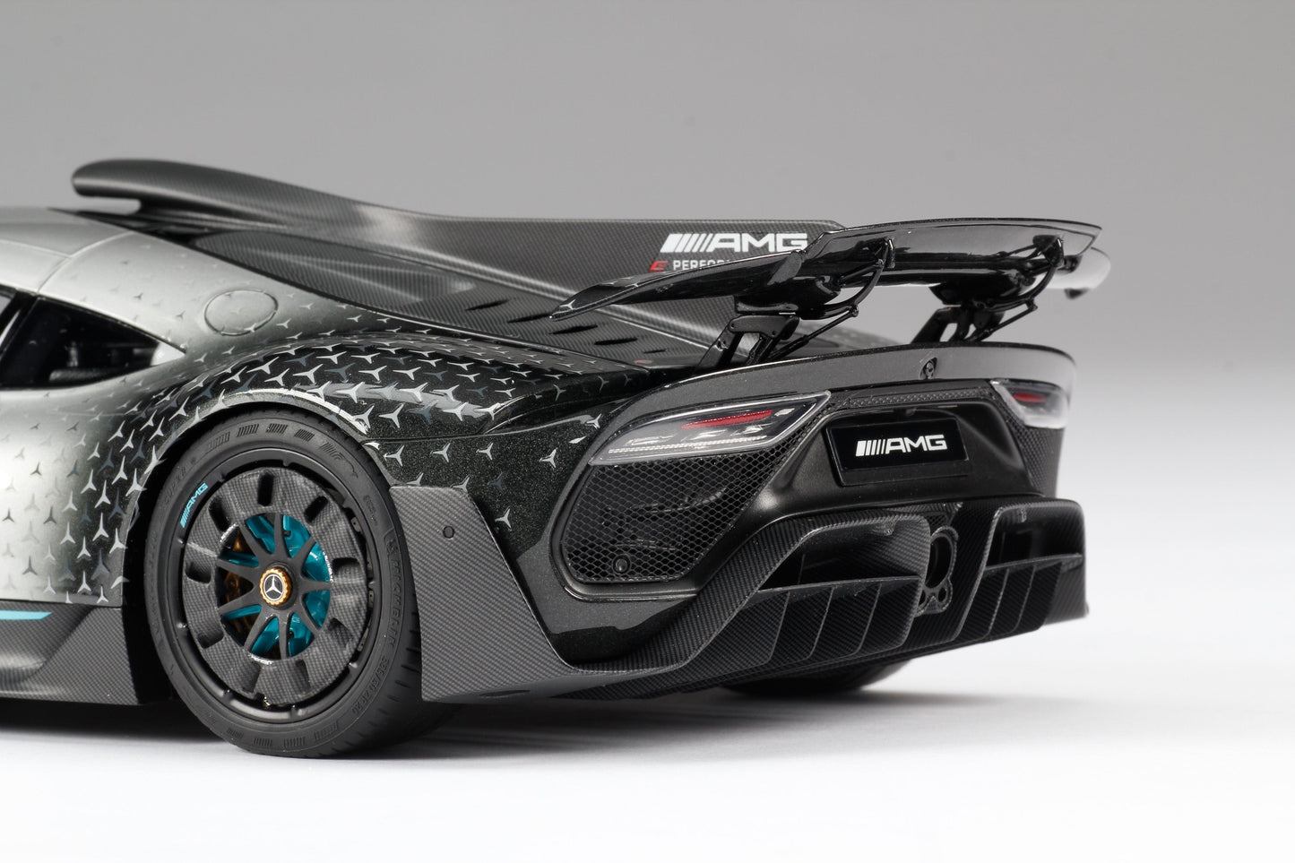 Amalgam 1/18 Mercedes AMG ONE high-end simulation car model collection ornaments
