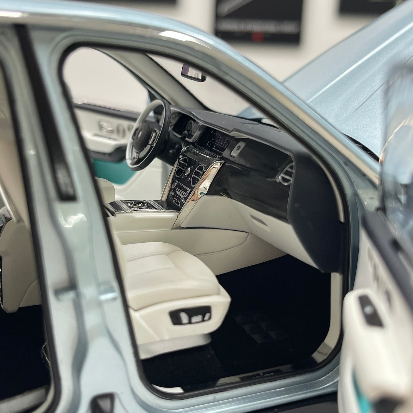 ZP 1/18 Rolls-Royce Cullinan BB Fishing Seat Edition Metallic Blue Alloy Simulation Model Car
