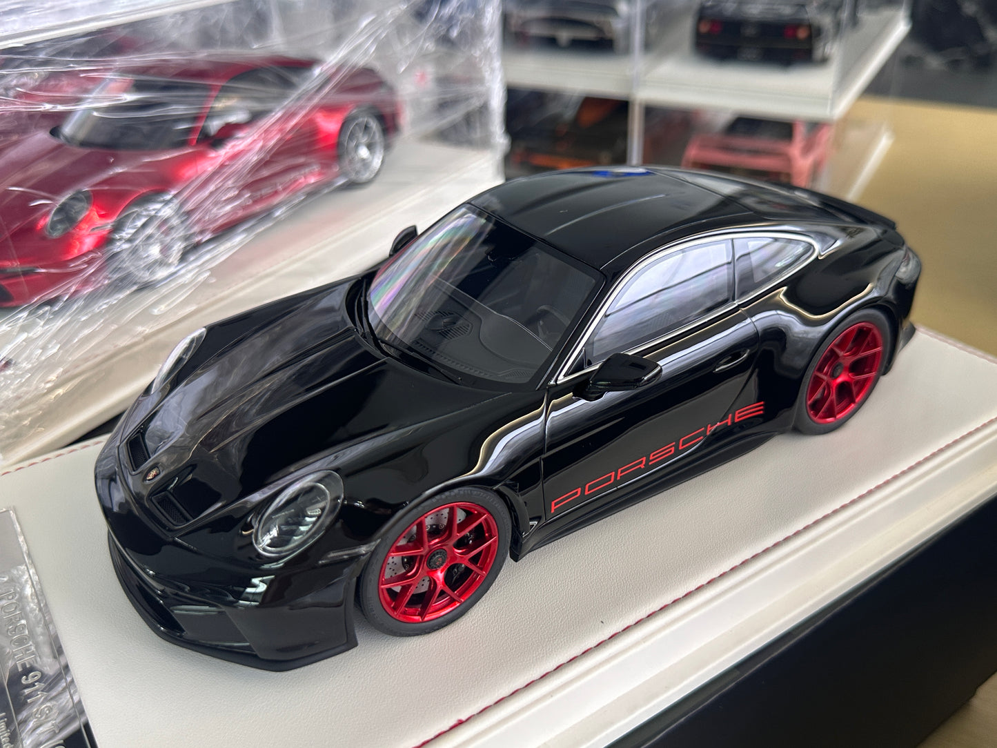 IVY 1/18 Porsche 911 S/T (992)