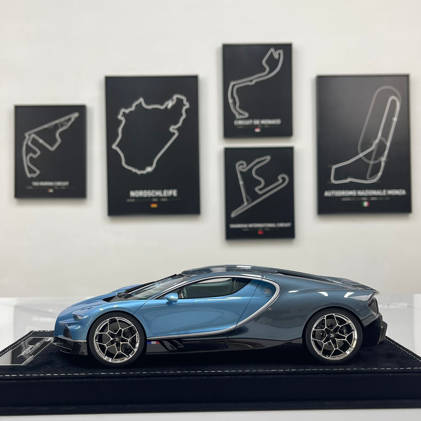 HH MODEL 1/18 Bugatti Tourbillon — Launch Color Limited Edition Model Car