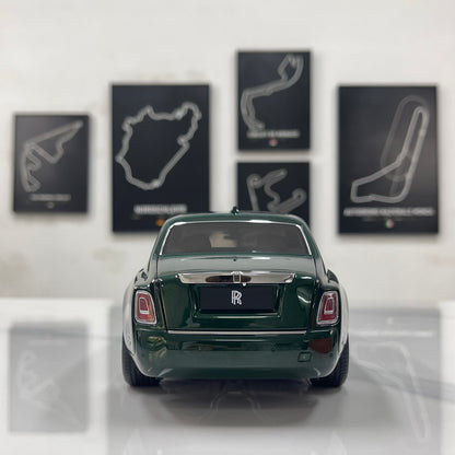 ZP 1/18 Rolls-Royce Phantom VIII (Gold Badge/Luggage Set Edition) – Peninsula Green (ZP117)