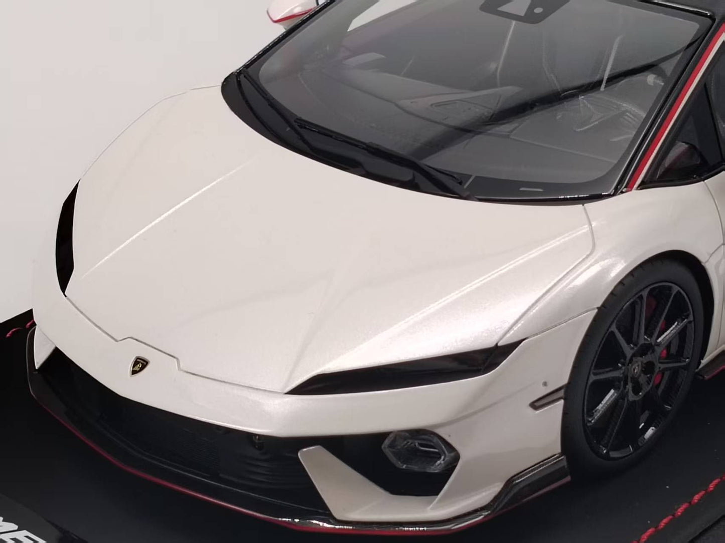 MR 1/18 Lamborghini New Baby Bull Temerario AP Kit Version Balloon White Resin Car Model