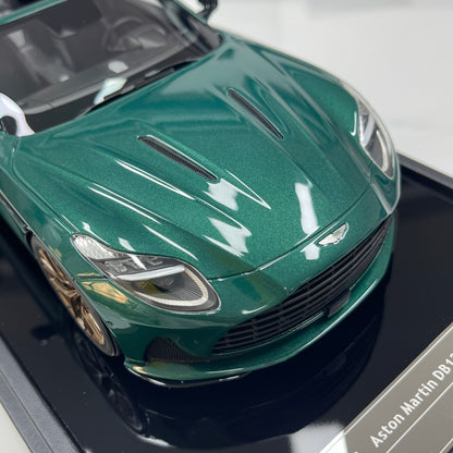 MOTORHELIX 1/18 Aston Martin DB12 Volante (Convertible) – Qilun Green (MH394)