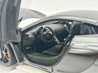 Auto Art 1/18 McLaren 675LT Grey Simulation Model Car