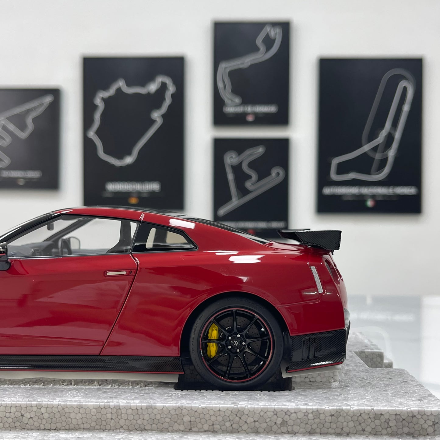 MOTORHELIX 1/18 Nissan GT-R NISMO (R35) Special Edition 2022 Vibrant Red Alloy Full-Opening Model Car