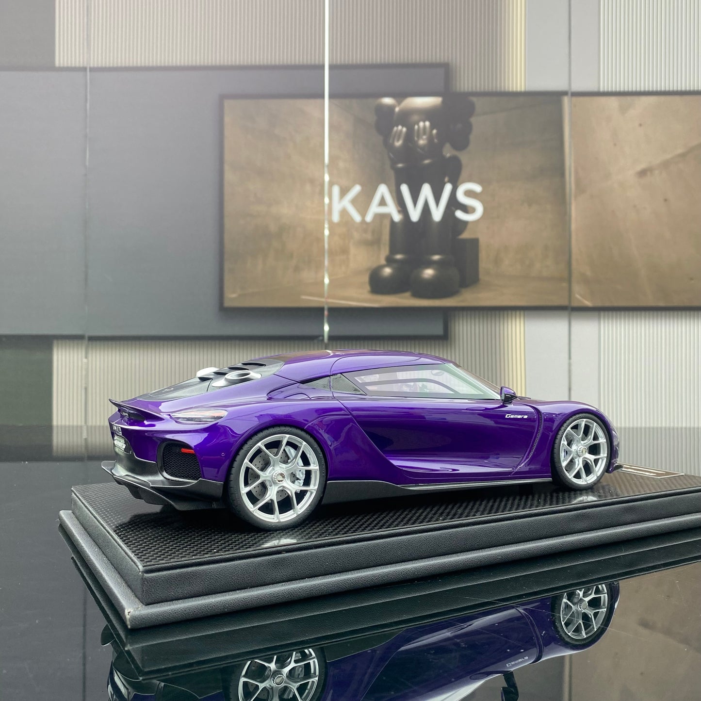 FRONTIART 1/18 Koenigsegg Gemera Purple Limited Edition Car Model Ornaments
