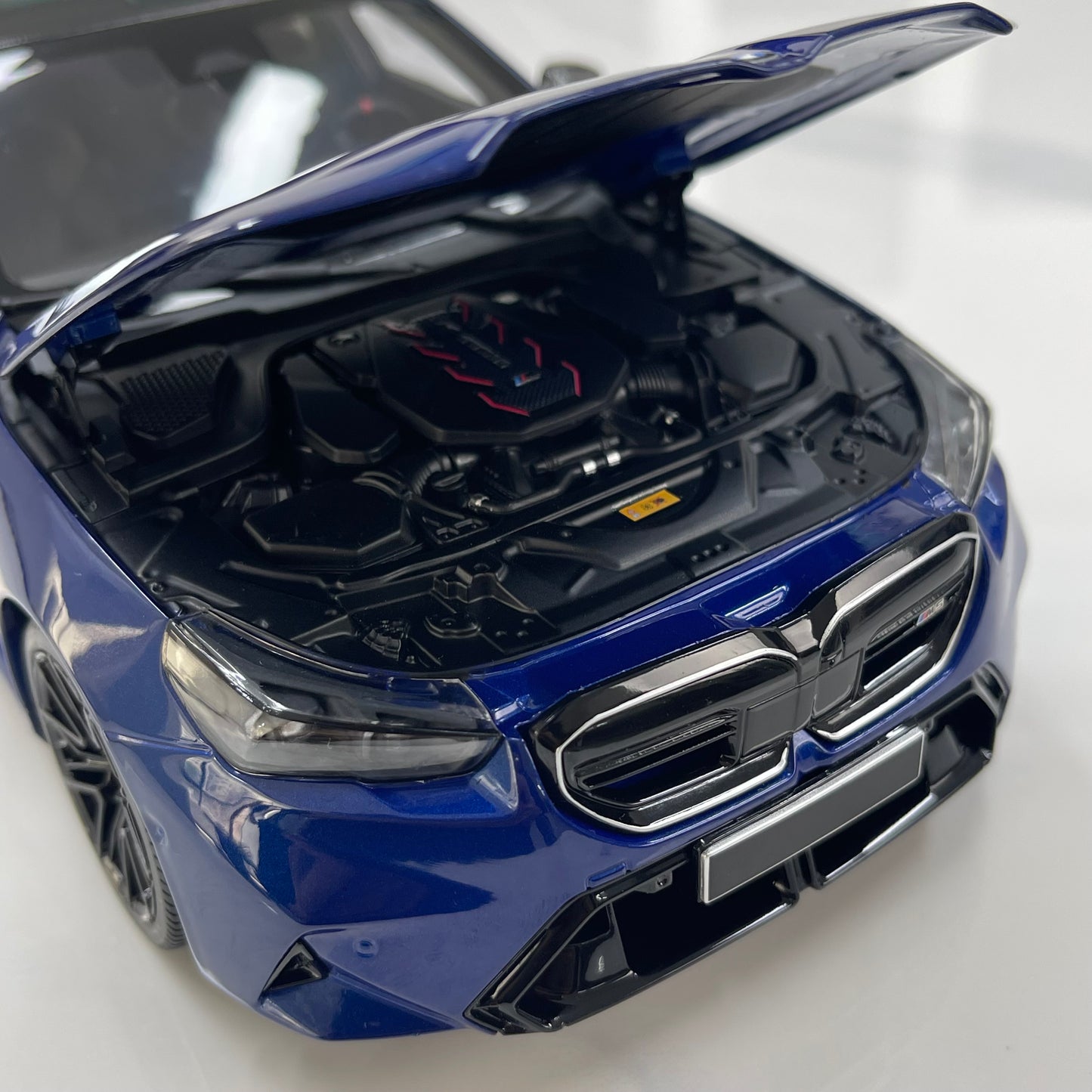 MINICHAMPS 1/18 BMW M5 2024 Metallic Blue 110023802