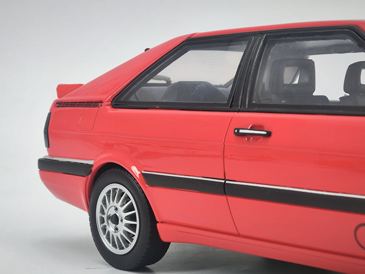 OTTO 1/18 Audi GT Coupe Simulation Car Model Ornaments