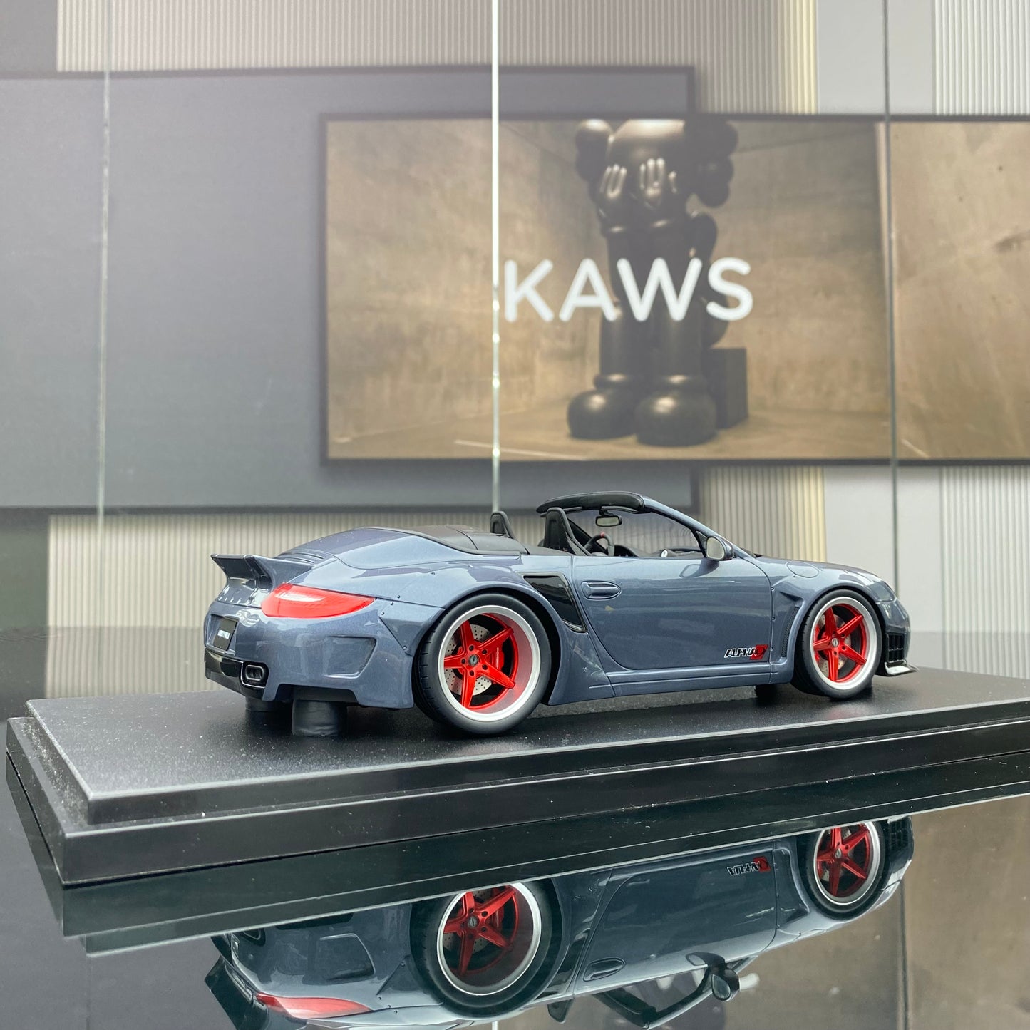 GT Spirit 1/18 Porsche 997 modified version of simulated car model collection ornaments