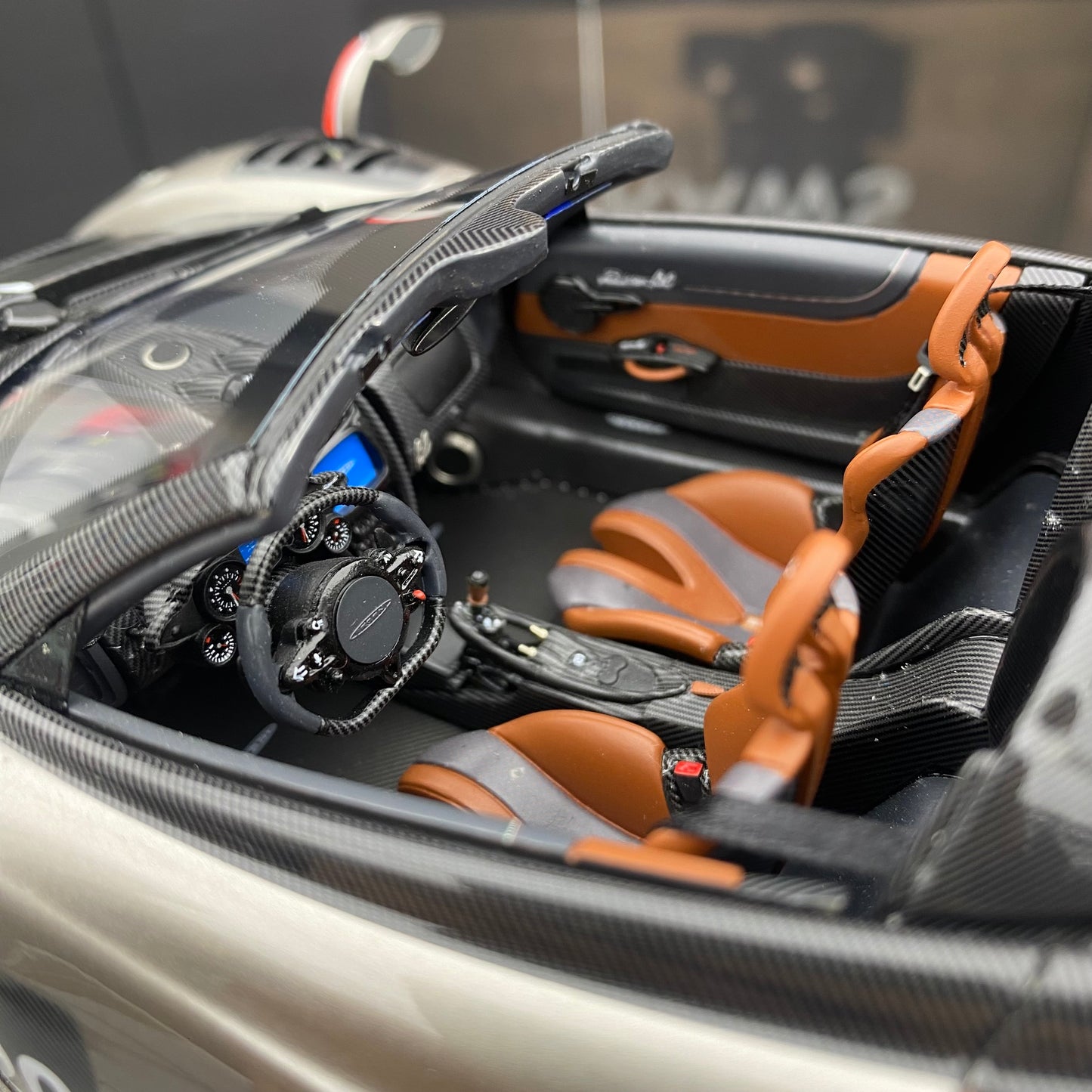 Adorno de coche de edición limitada Pagani Huaya BC #20 Silver Convertible a escala 1/18 de BBR