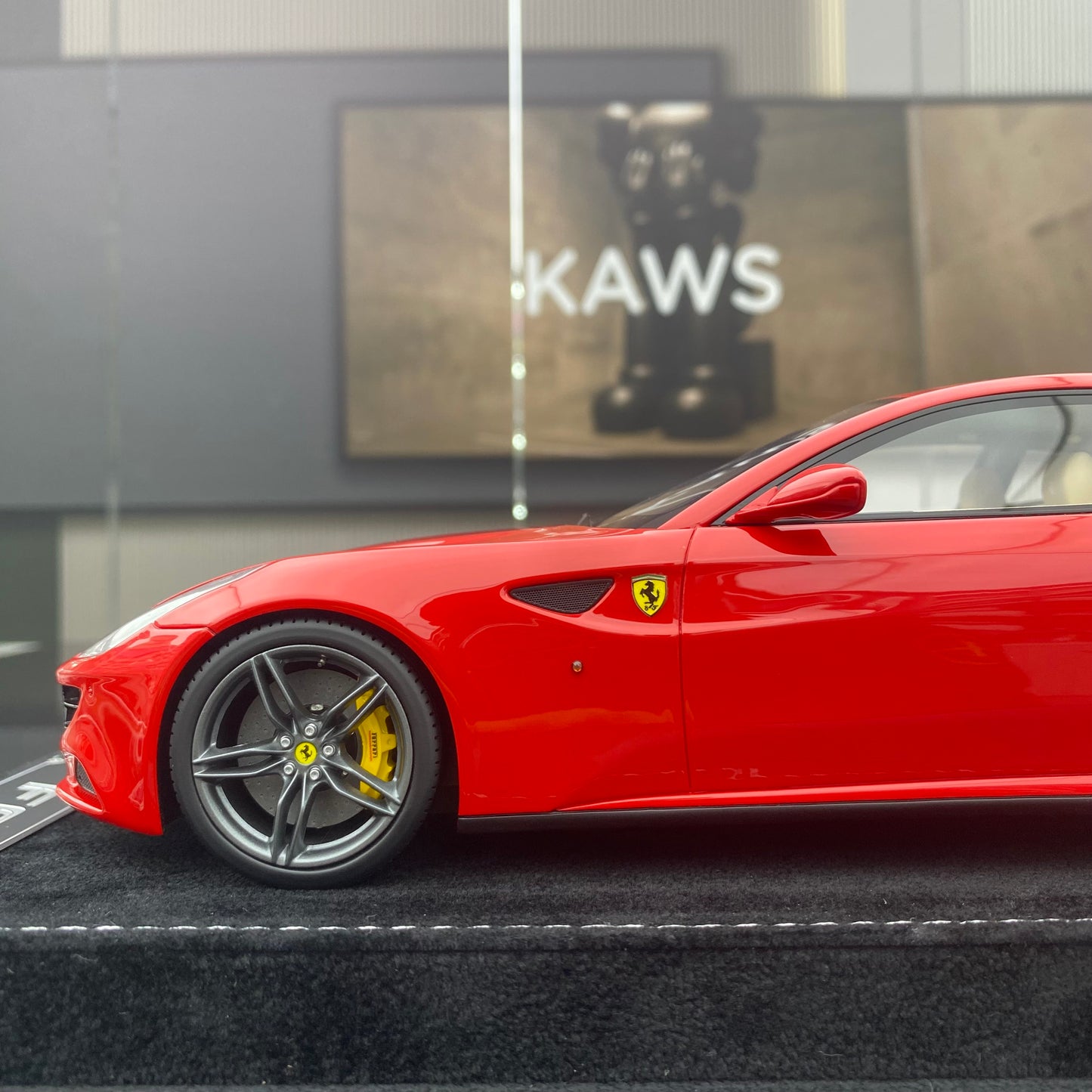 Ferrari FF HH MODEL 1/18, modelo de coche de simulación de edición limitada, color rojo metalizado estándar