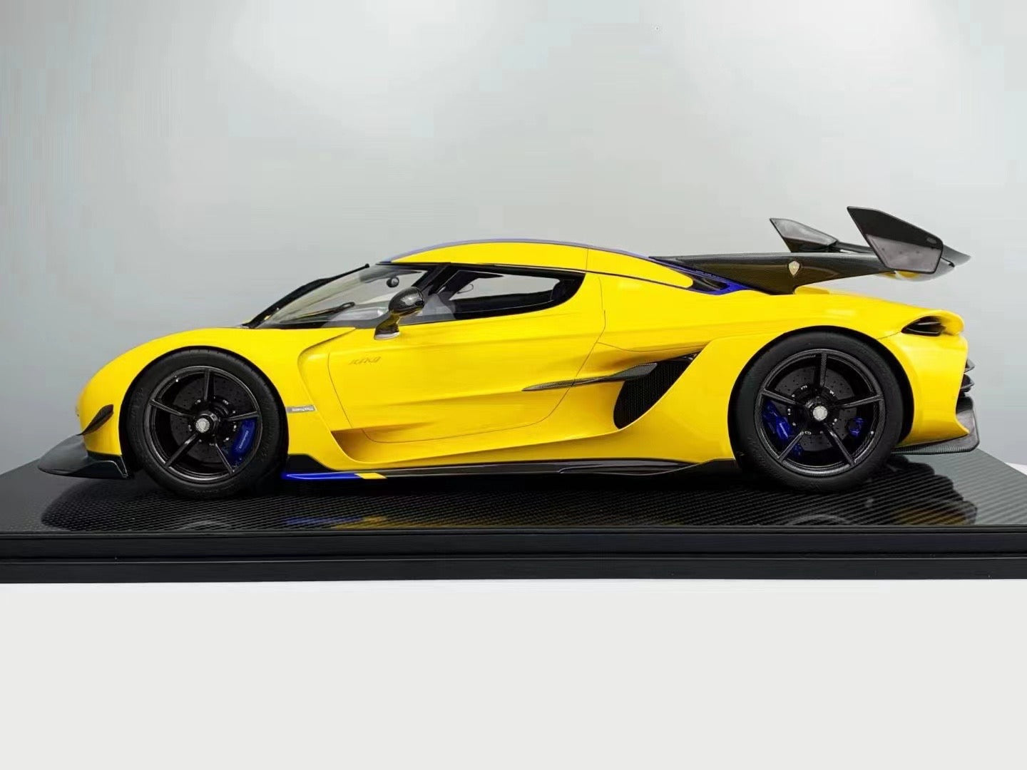 pre-sell Frontiart 1/8 Koenigsegg Jesko Swedish yellow limited edition high-end simulation car model ornaments