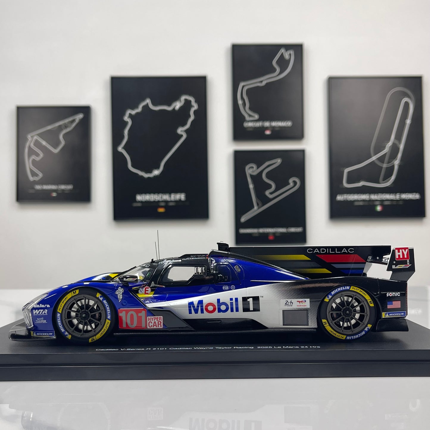 Topspeed 1/18 Cadillac V-Series.R #101 (Cadillac Wayne Taylor Racing) – Blue Livery (TS0643)