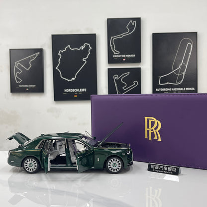 ZP 1/18 Rolls-Royce Phantom VIII (Gold Badge/Luggage Set Edition) – Peninsula Green (ZP117)