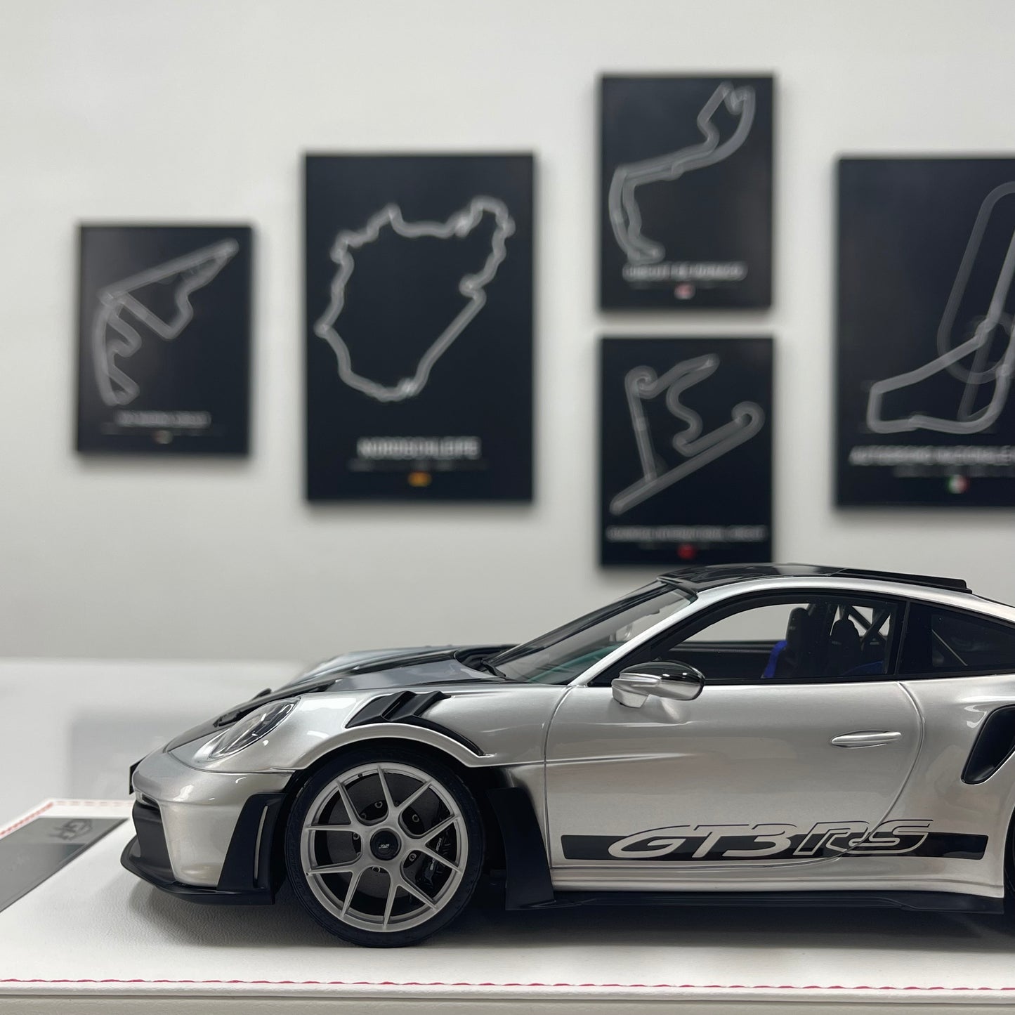 GH MODEL 1/18 Porsche 992 GT3 RS – GT Silver – Limited Edition Model Car
