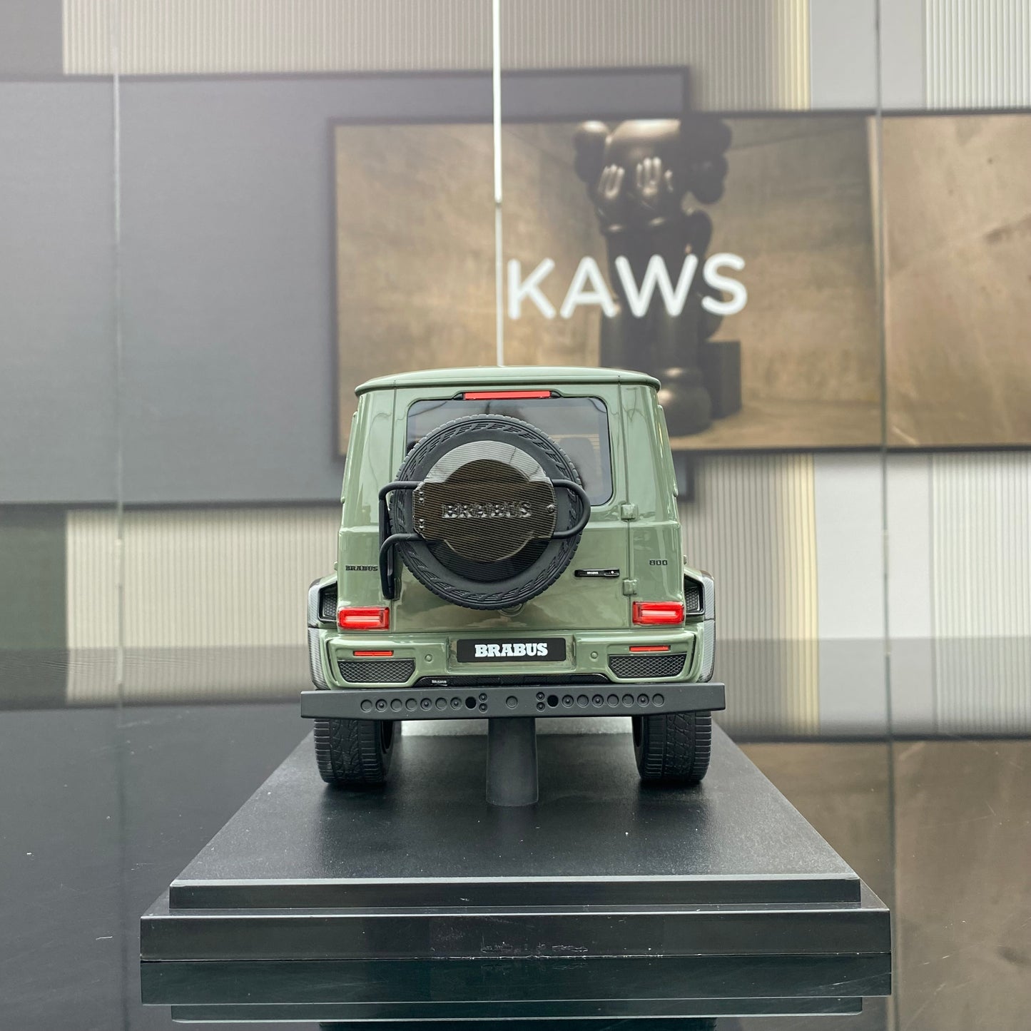 GT Spirit 1/18 Mercedes-Benz Brabus 800 4x4 Big G resin limited edition car model with display box