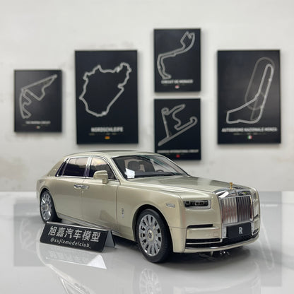 ZP 1/18 Rolls-Royce Phantom VIII (Gold Badge & Leather Case Edition) – Champagne Gold (ZP116)