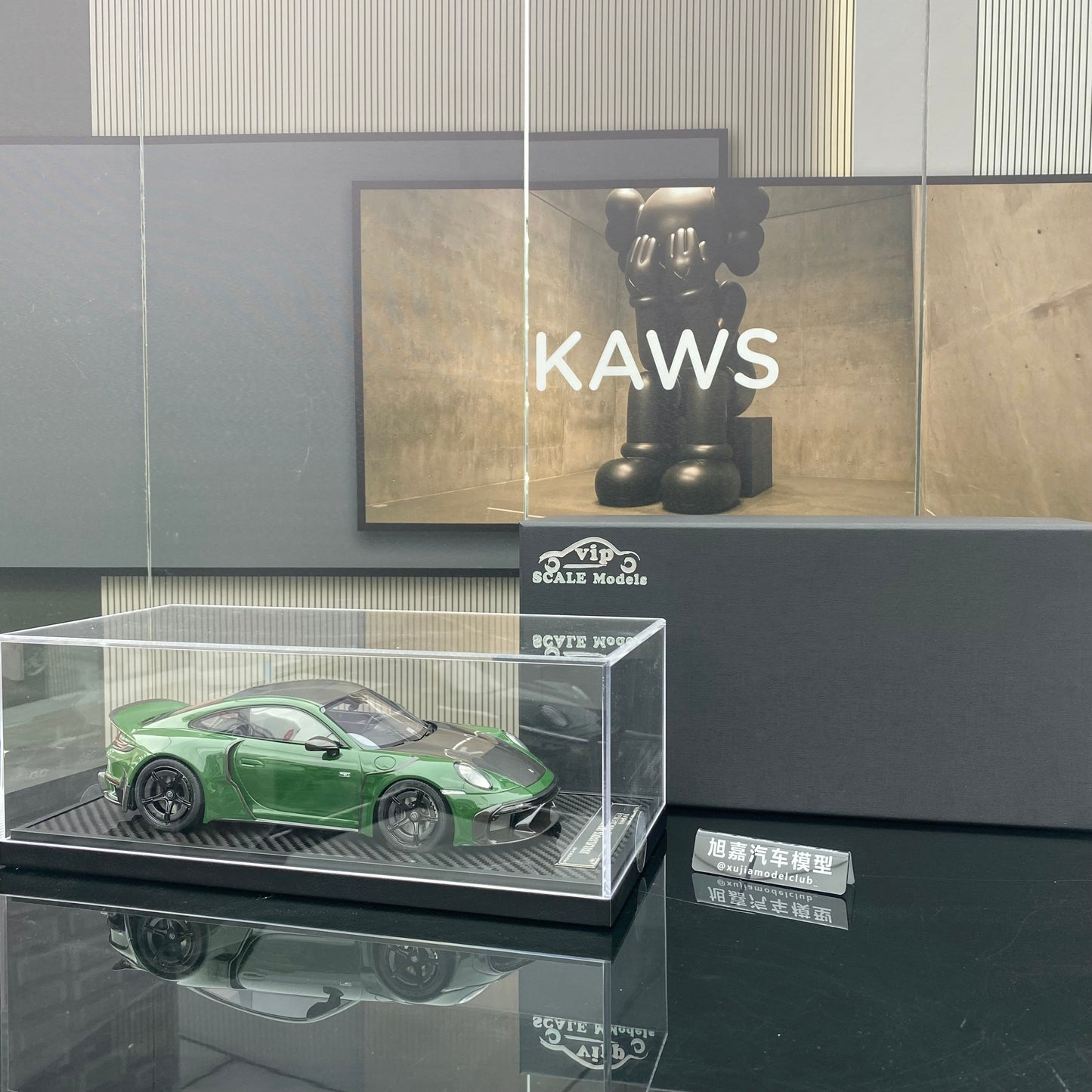 VIP 1/18 Porsche 911 Brabus 900R simulation resin car model ornaments