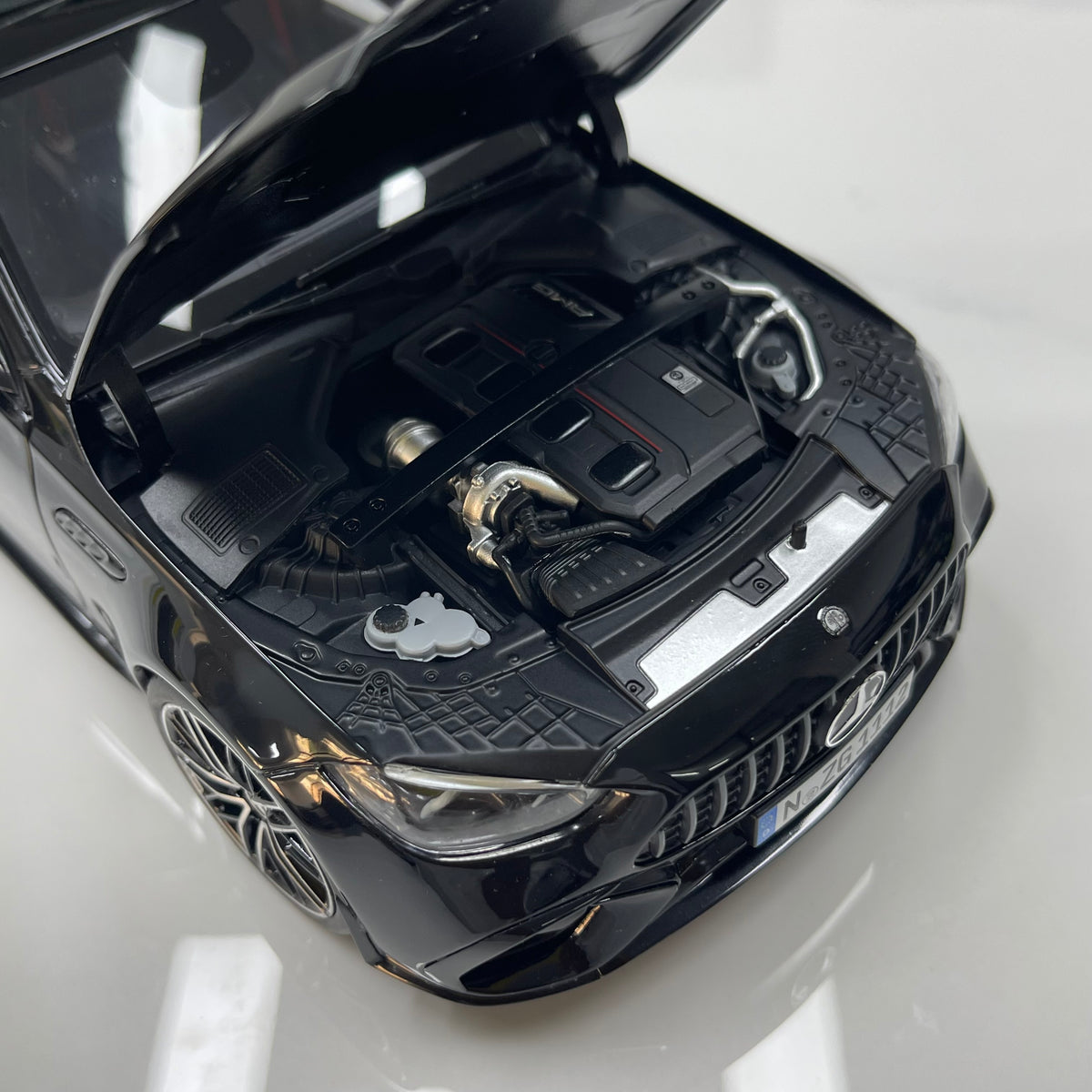 NZG 1/18 Mercedes-AMG C63 S E-Performance, Gloss Black (111200050)