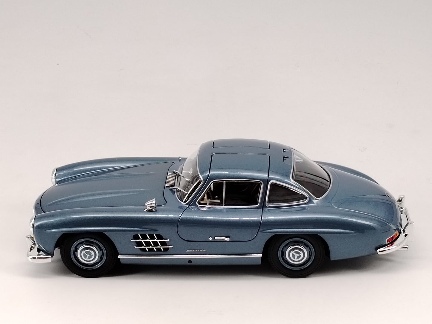 MINICHAMPS 1/18 Mercedes Benz 300SL alloy car model
