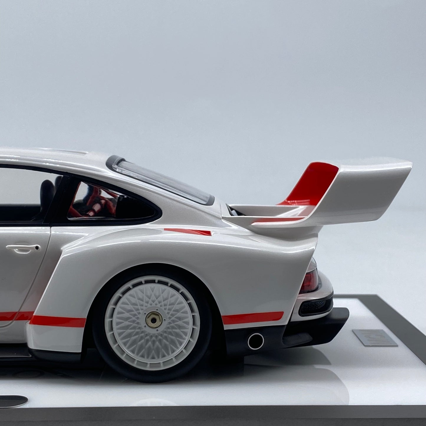 MCM 1/18 Porsche Singer DLS Turbo Pearl White Limited Edition Car Model Birthday Gift Ornaments