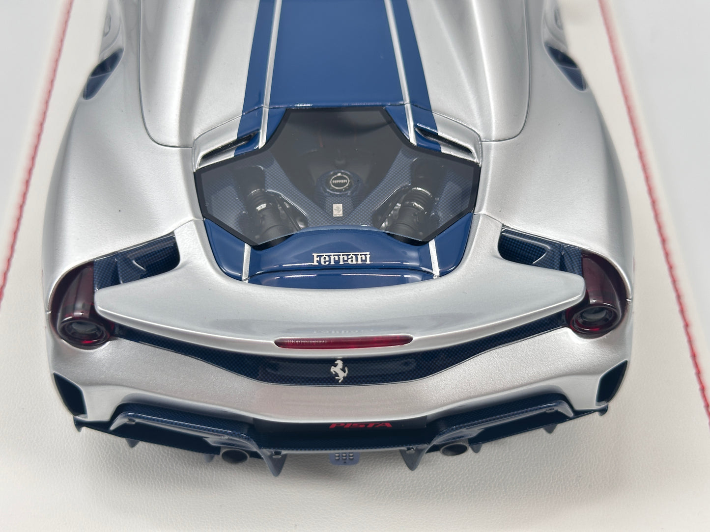 DM 1/18 Ferrari 488 Pista Spider White Base with Metallic Silver/Blue Decals Simulated Car Model FPC015A