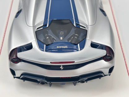 DM 1/18 Ferrari 488 Pista Spider White Base with Metallic Silver/Blue Decals Simulated Car Model FPC015A