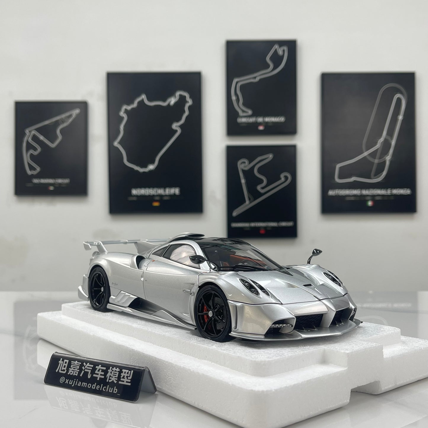 LCD 1/18 Pagani Imola Silver LCD125