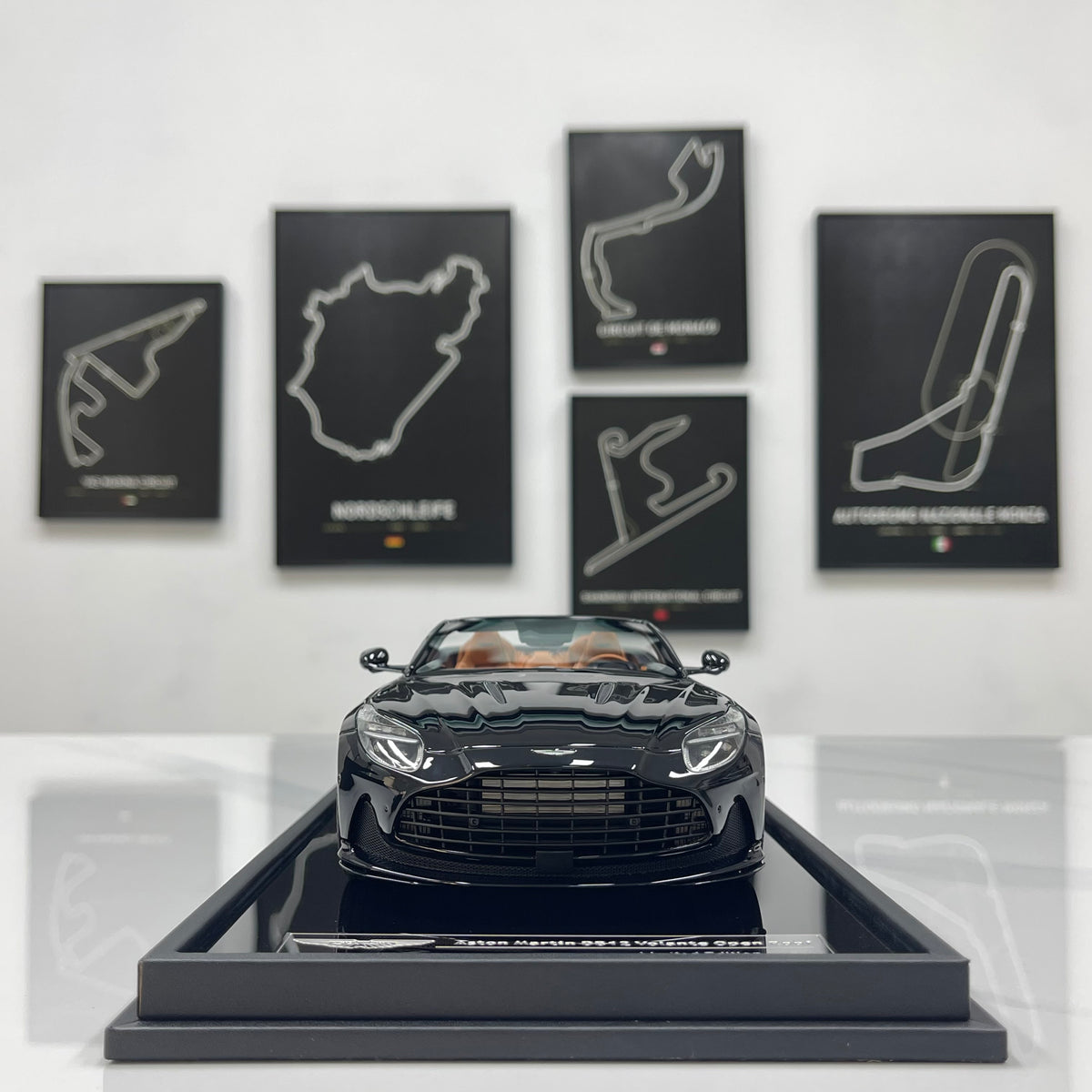MOTORHELIX 1/18 Aston Martin DB12 Volante Convertible - Ink Black (MH398)