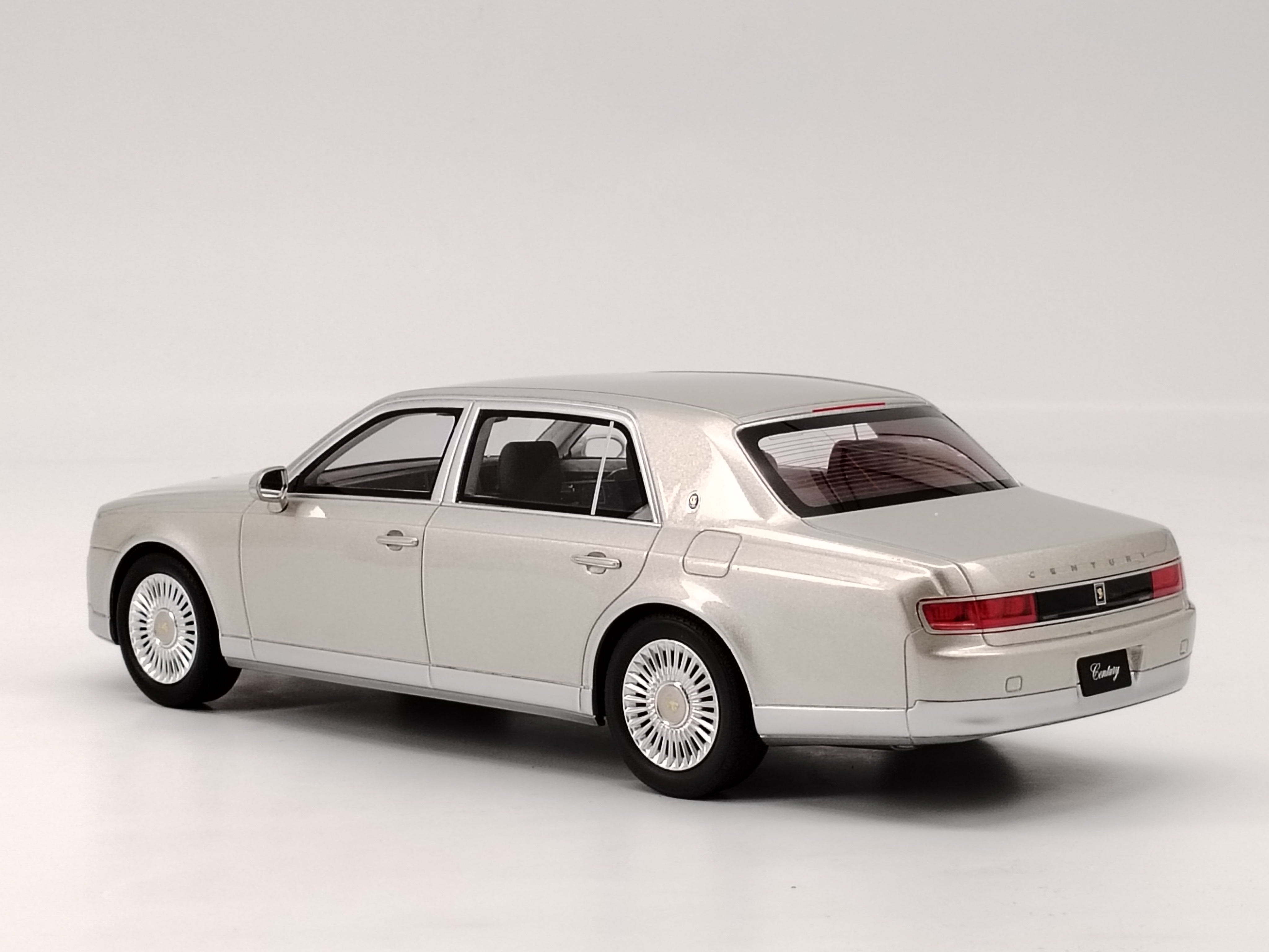 No430ミニカー1/18 KYOSHO TOYOTA Century Open Kyosho 1/18 Toyota Century Silver Alloy Full Open Car Model