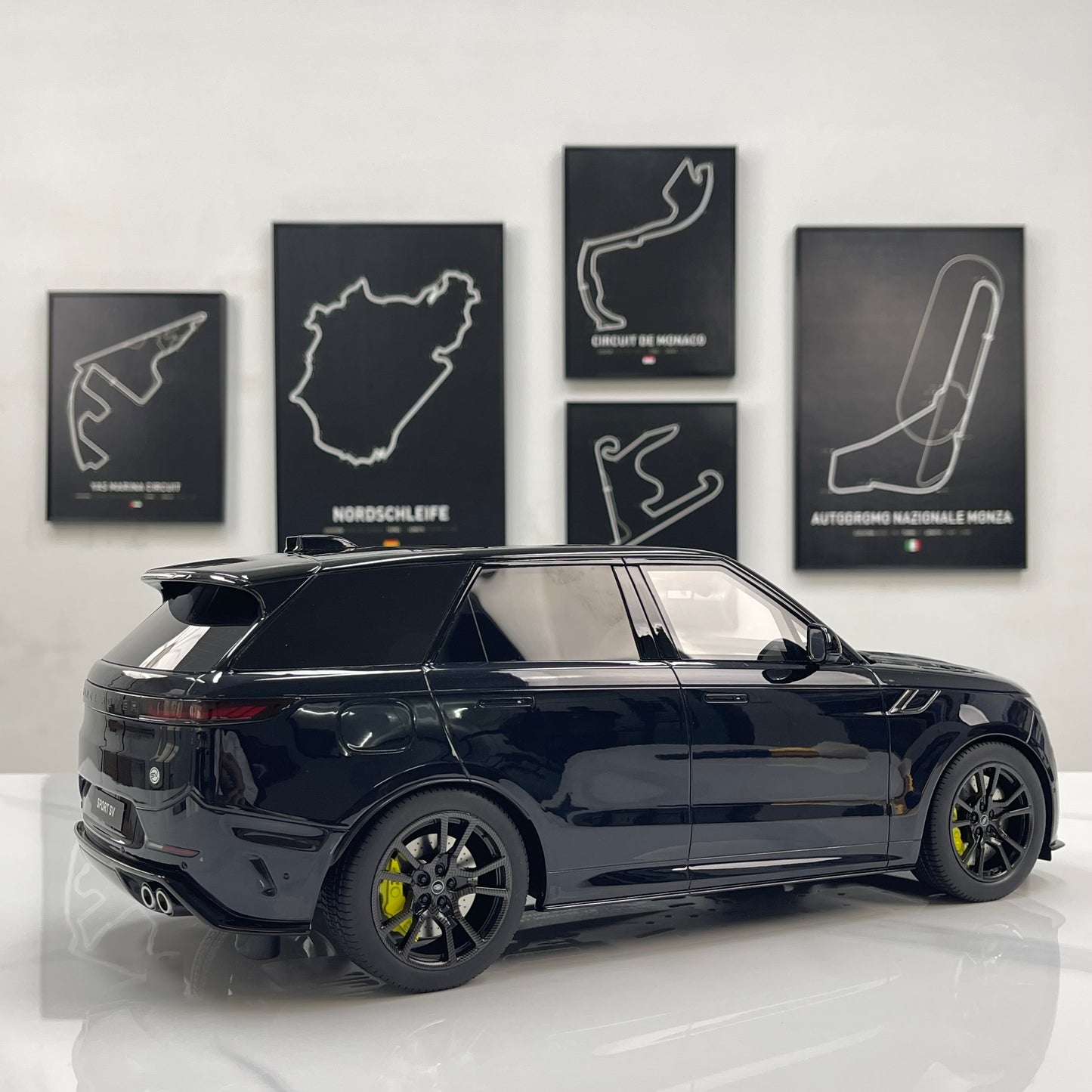 GT Spirit 1/12 Land Rover Range Rover Sport SV Edition Two – Black (GT555)