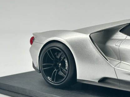 TOPSPEED 1/18 Ford GT Silver Simulation Car Model Ornaments