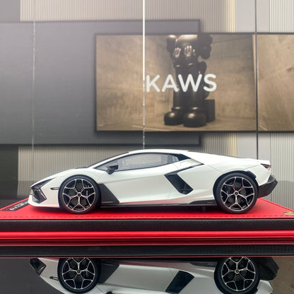 Colección de adornos de simulación de coche Lamborghini Reveulto Starlight White a escala 1/18