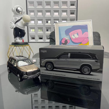paragon 1/18 Mercedes-Benz Maybach GLS 600 black and gold simulation car model ornaments