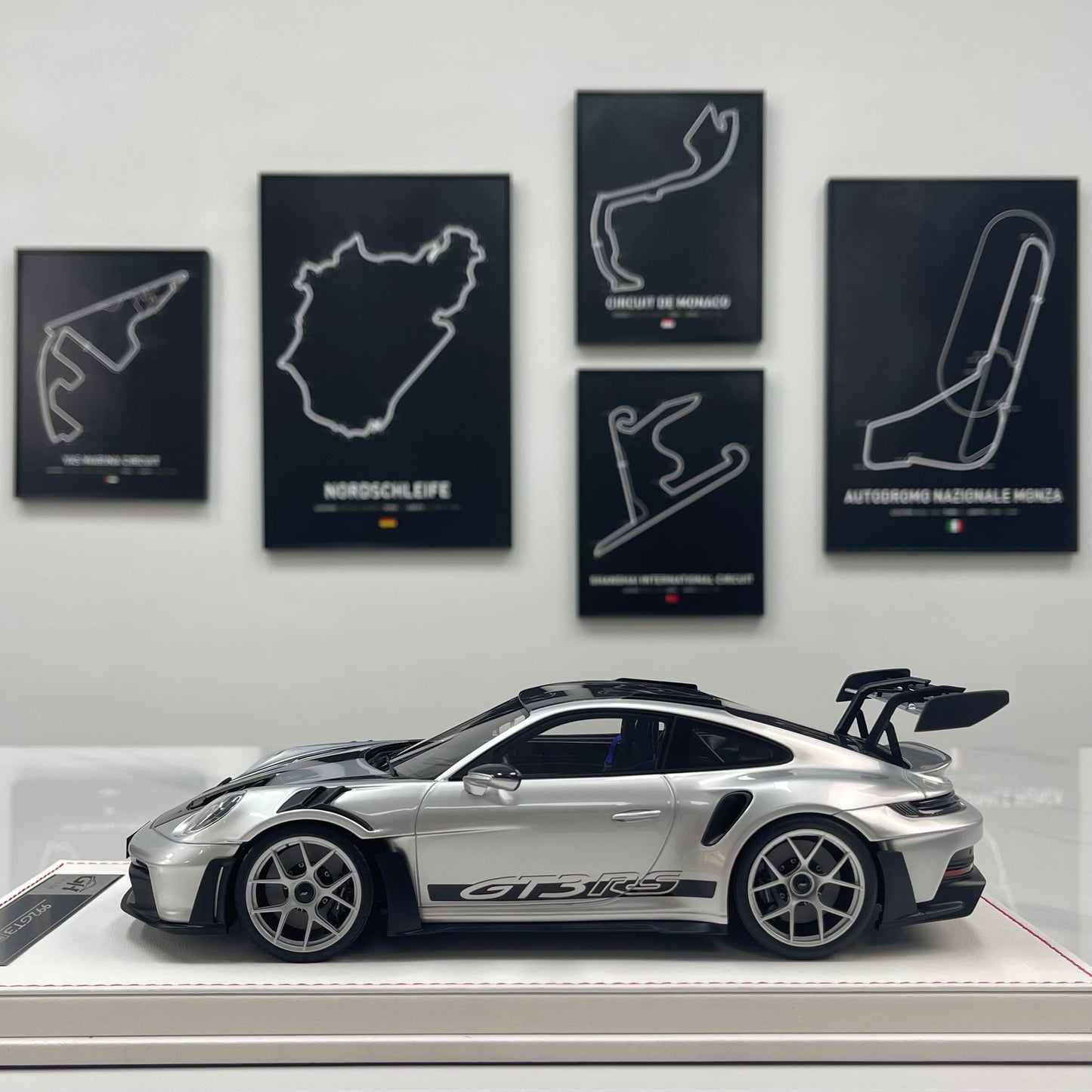 GH MODEL 1/18 Porsche 992 GT3 RS – GT Silver – Limited Edition Model Car