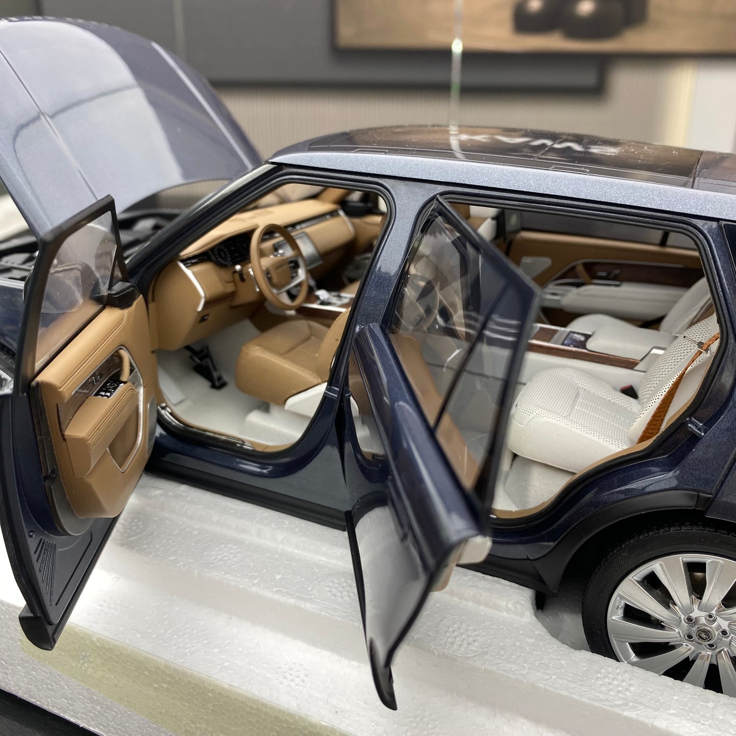 LCD 1/18 Land Rover Range Rover 2024 extended limited edition alloy full-open simulation car model gift
