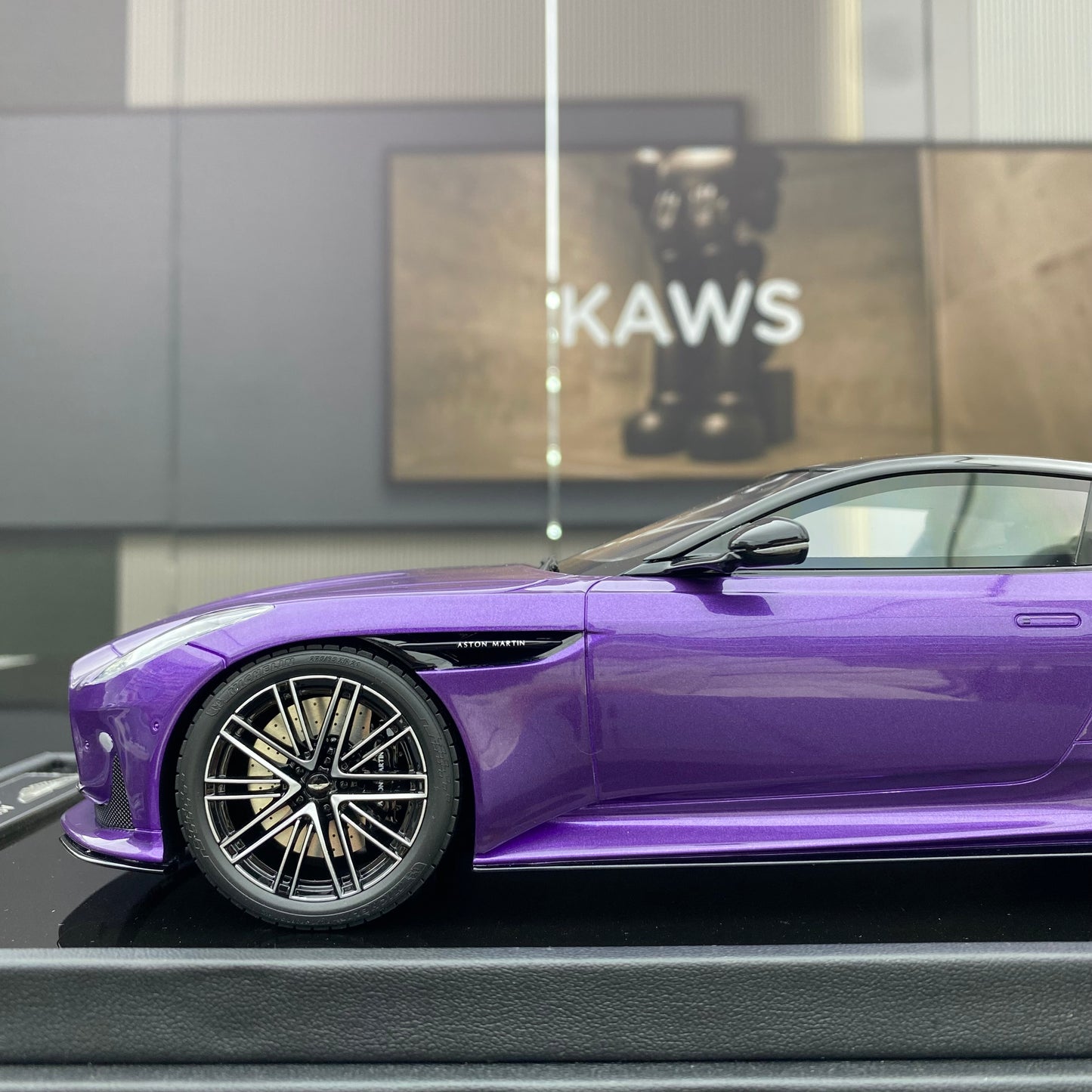 MH 1/18 Aston Martin DB12 COUPE limited edition car model gift