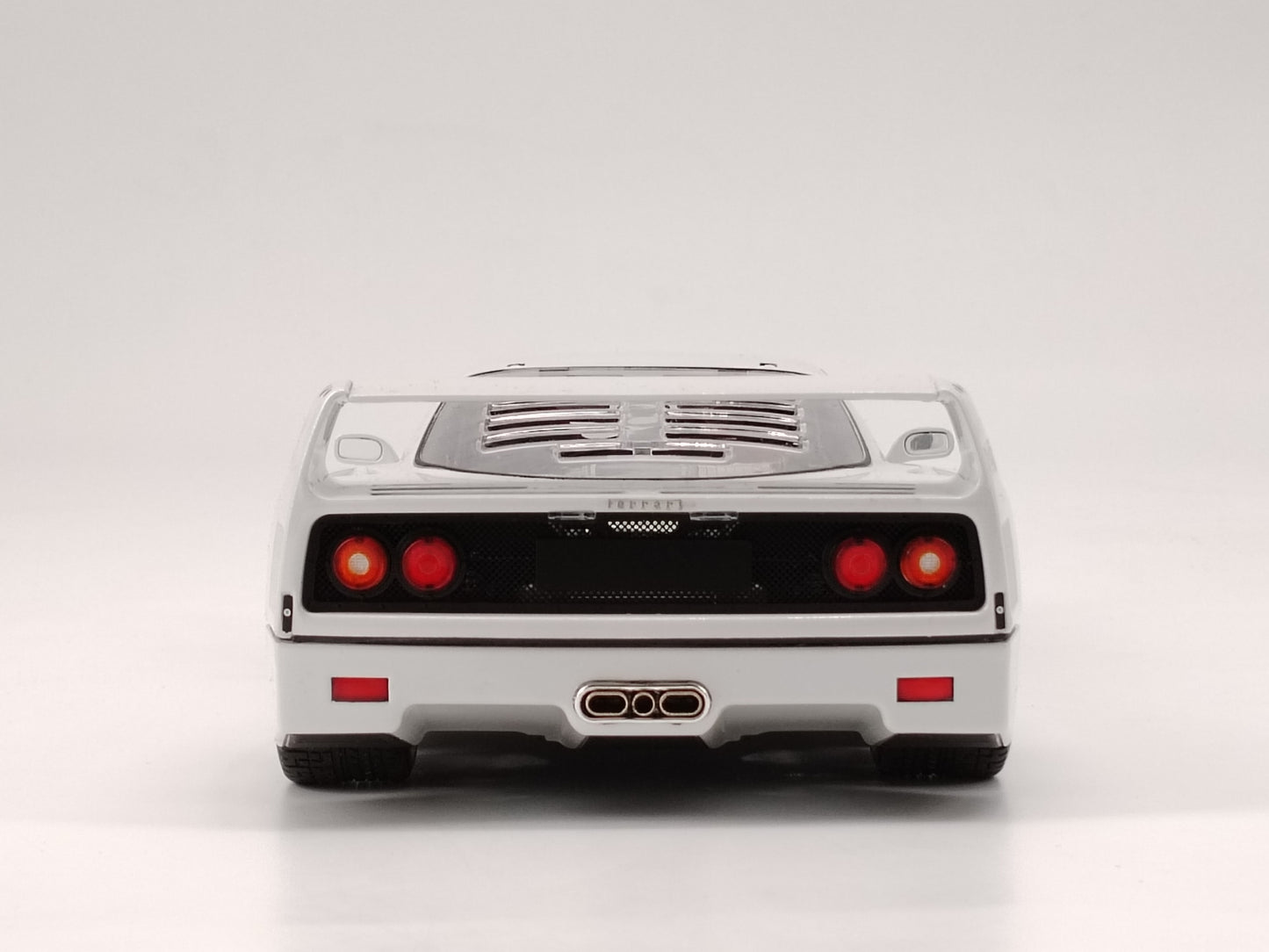 kyosho 1/18 Ferrari F40 Pearl White Alloy Full Open Car Model