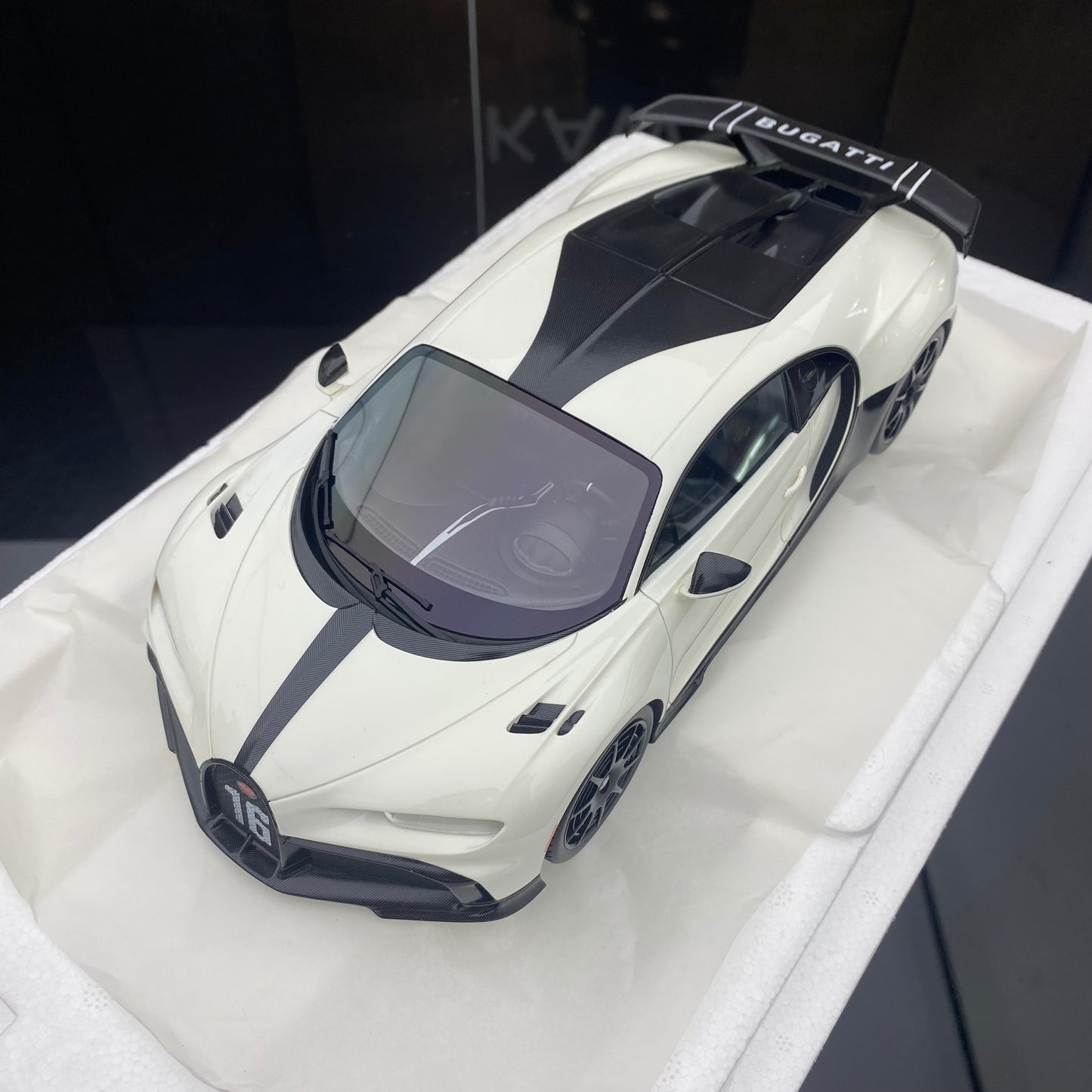 TopSpeed 1/18 Bugatti Chiron Pur Sport simulation car model