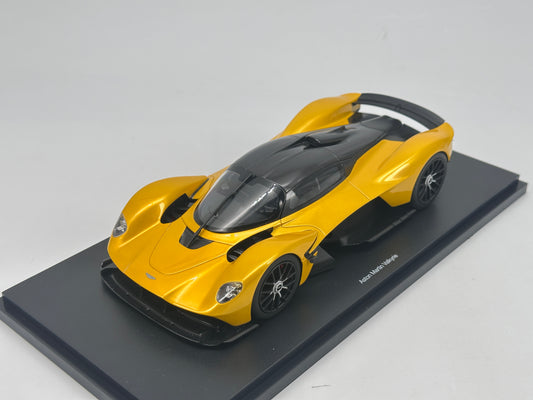 Topspeed 1/18 Aston Martin Valkyrie Sunburst Yellow Simulation Car Model