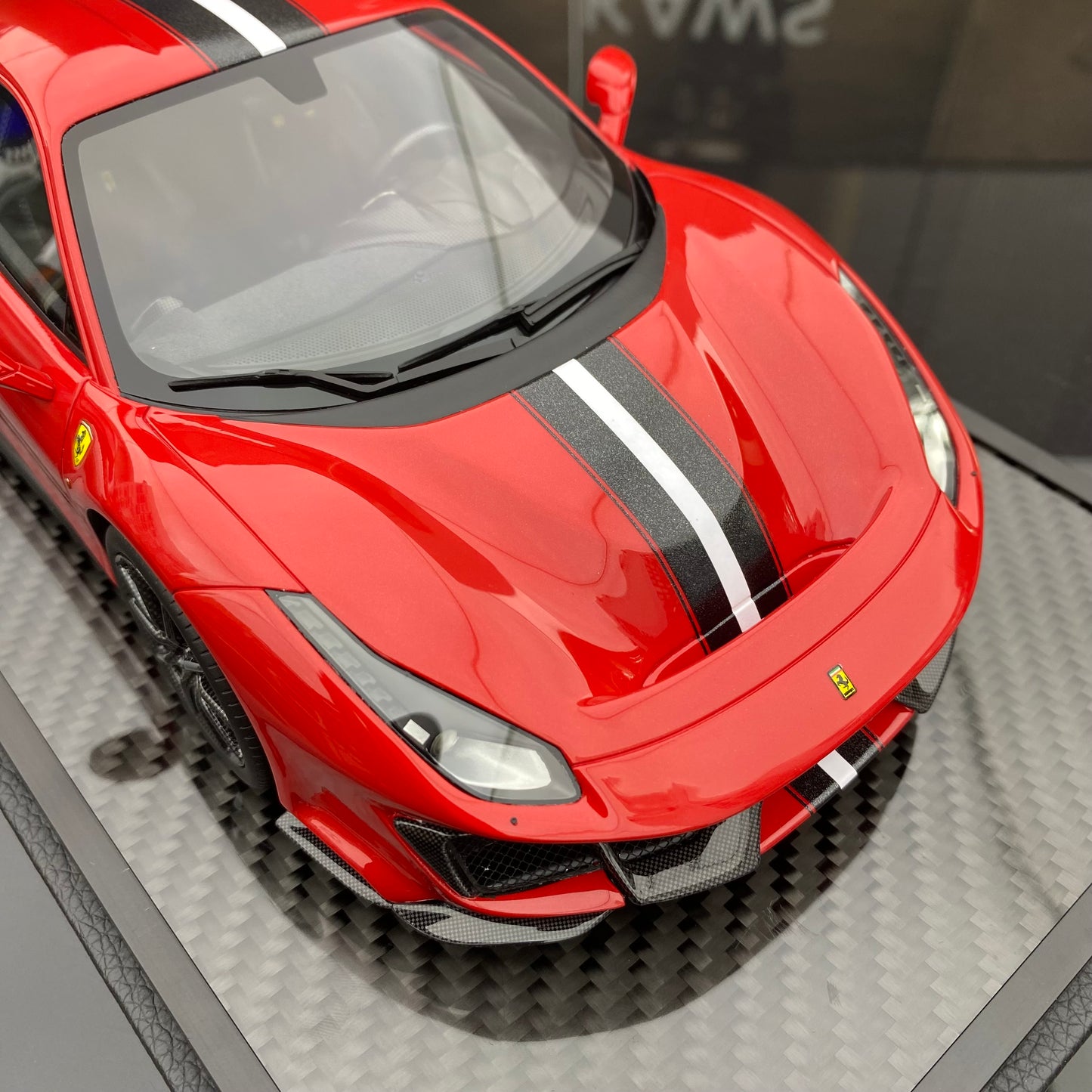 BBR 1/18 Ferrari 488 Pista Standard Red Resin Sealed Car Model Ornaments