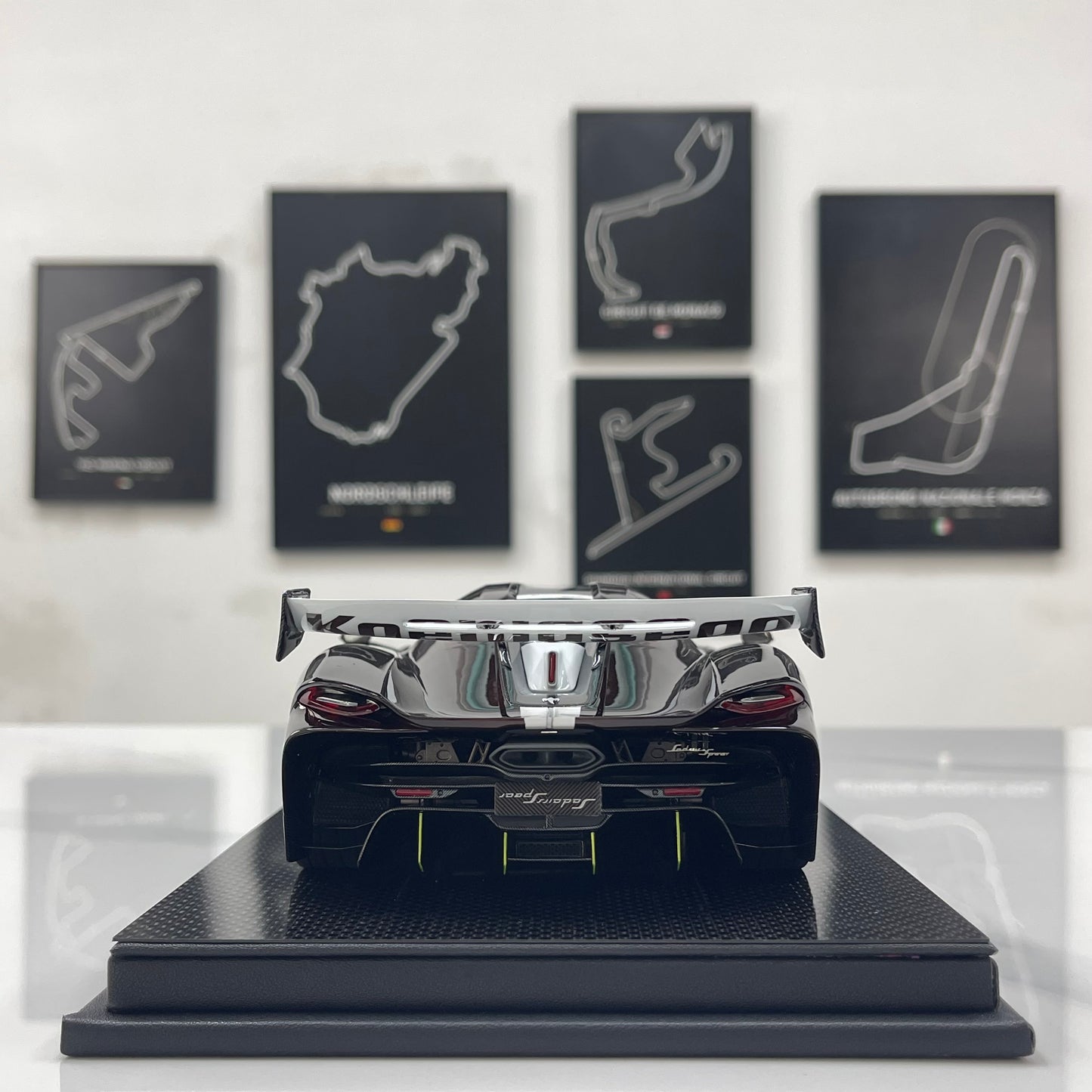 FRONTIART 1/18 Koenigsegg Jesko "Sadair's Spear" – Brown (FA198)