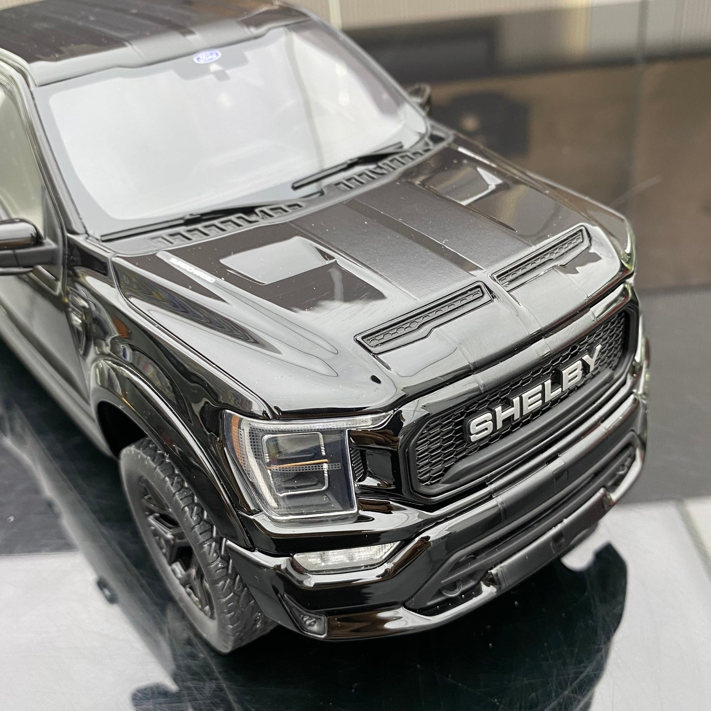 GT Spirit 1/18 Ford Shelby F-150 Pickup Truck Black Simulation Car Model GT919